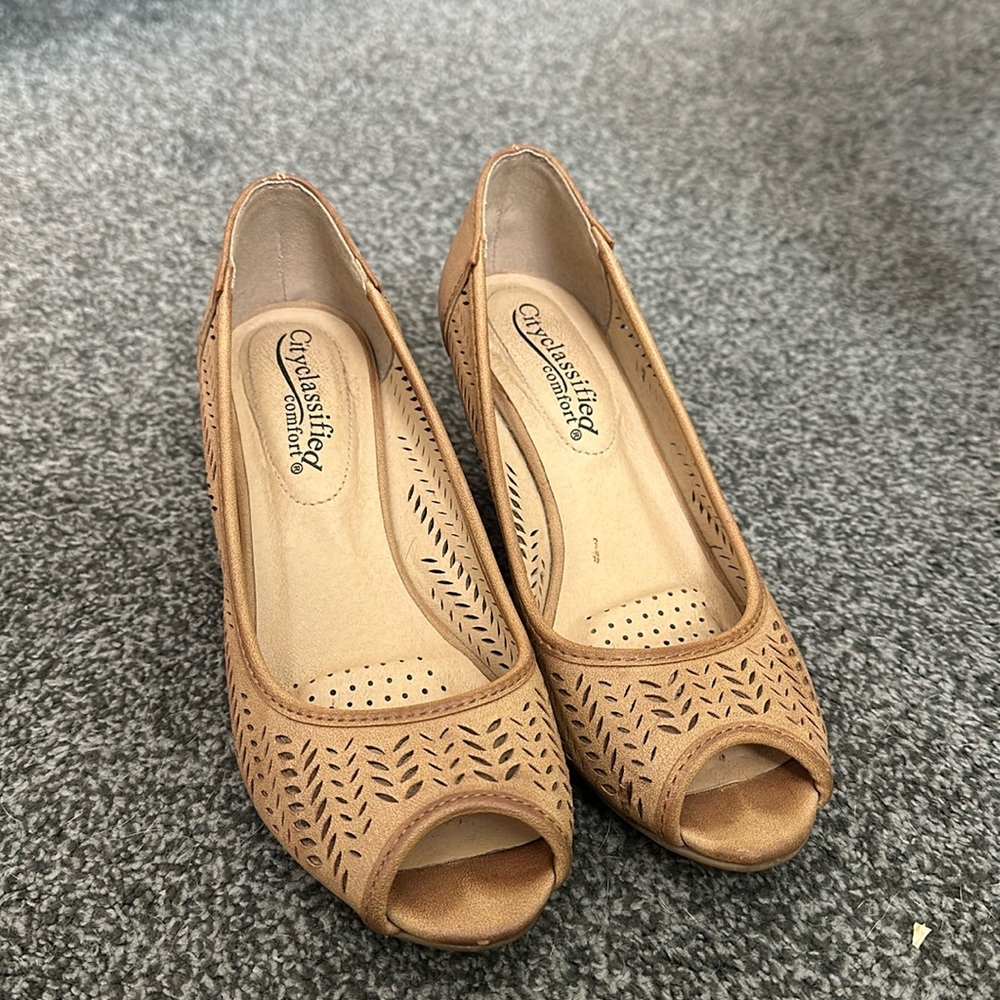 Heels (size 6)